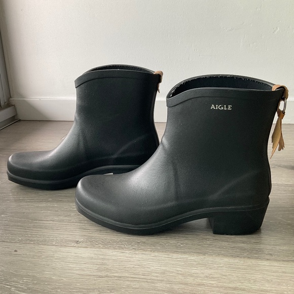 Aigle natural rubber waterproof boots, Made in France, 8.5 women’s - Picture 1 of 8